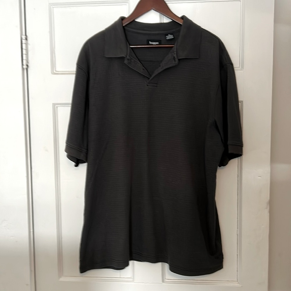 HAGGAR men’s short sleeve polo shirt, color dark gray, size XL. 60% cotton.
